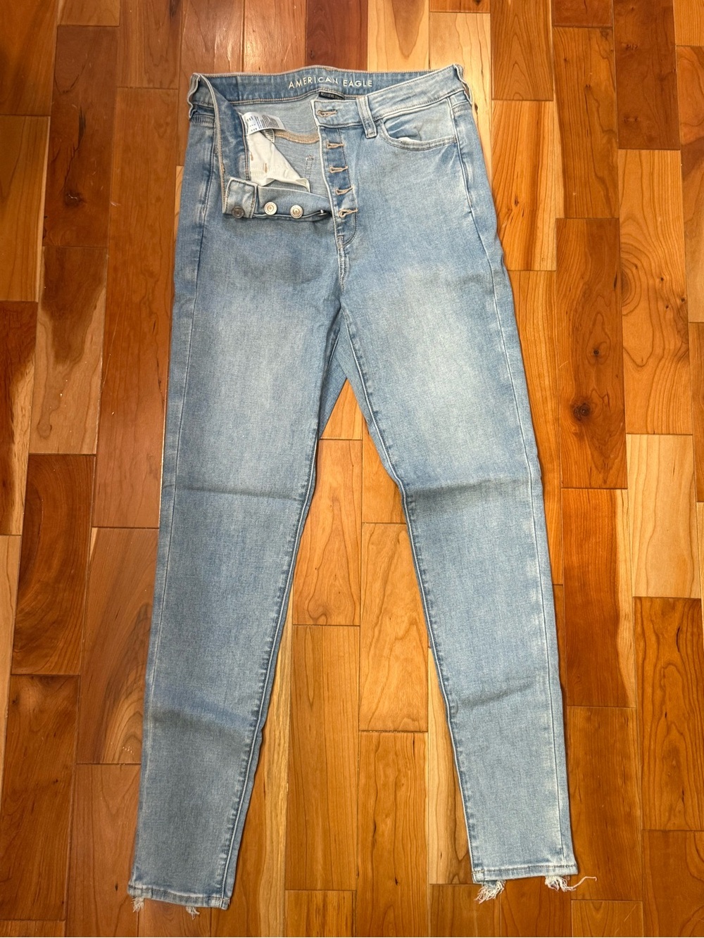 American Eagle Light Wash High-Rise Button-Fly Skinny Jeans 8 Long